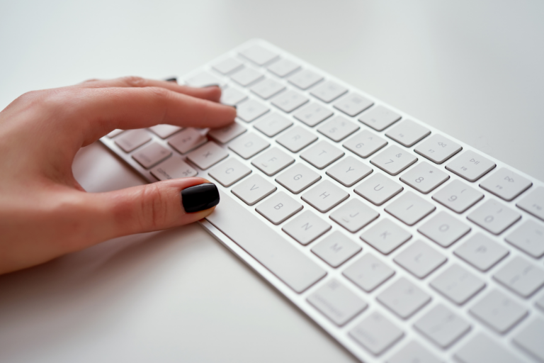 Ultimate Guide to Desk Posture: Ergonomics Tips for Comfort